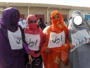 Las mujeres de Tinduf se organizan para precipitar la salida de los dirigentes del Polisario
